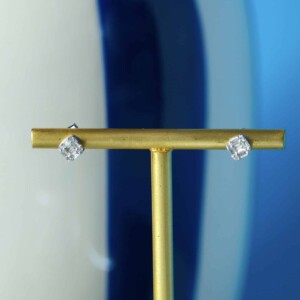 CLOUS D’OREILLES DIAMANTS