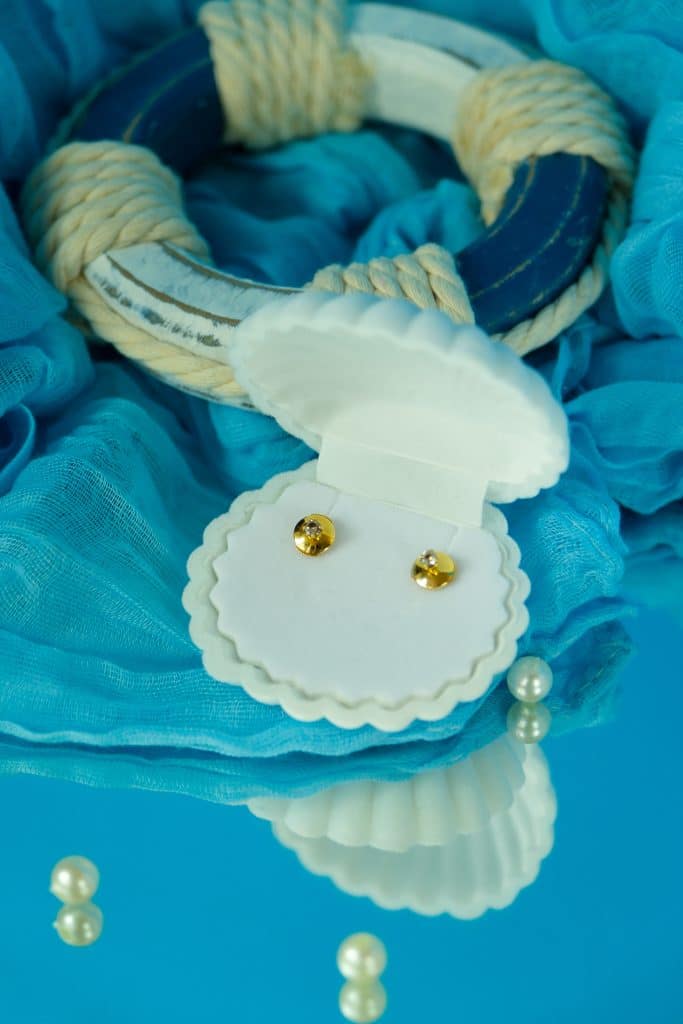 CLOUS D'OREILLES DIAMANTS