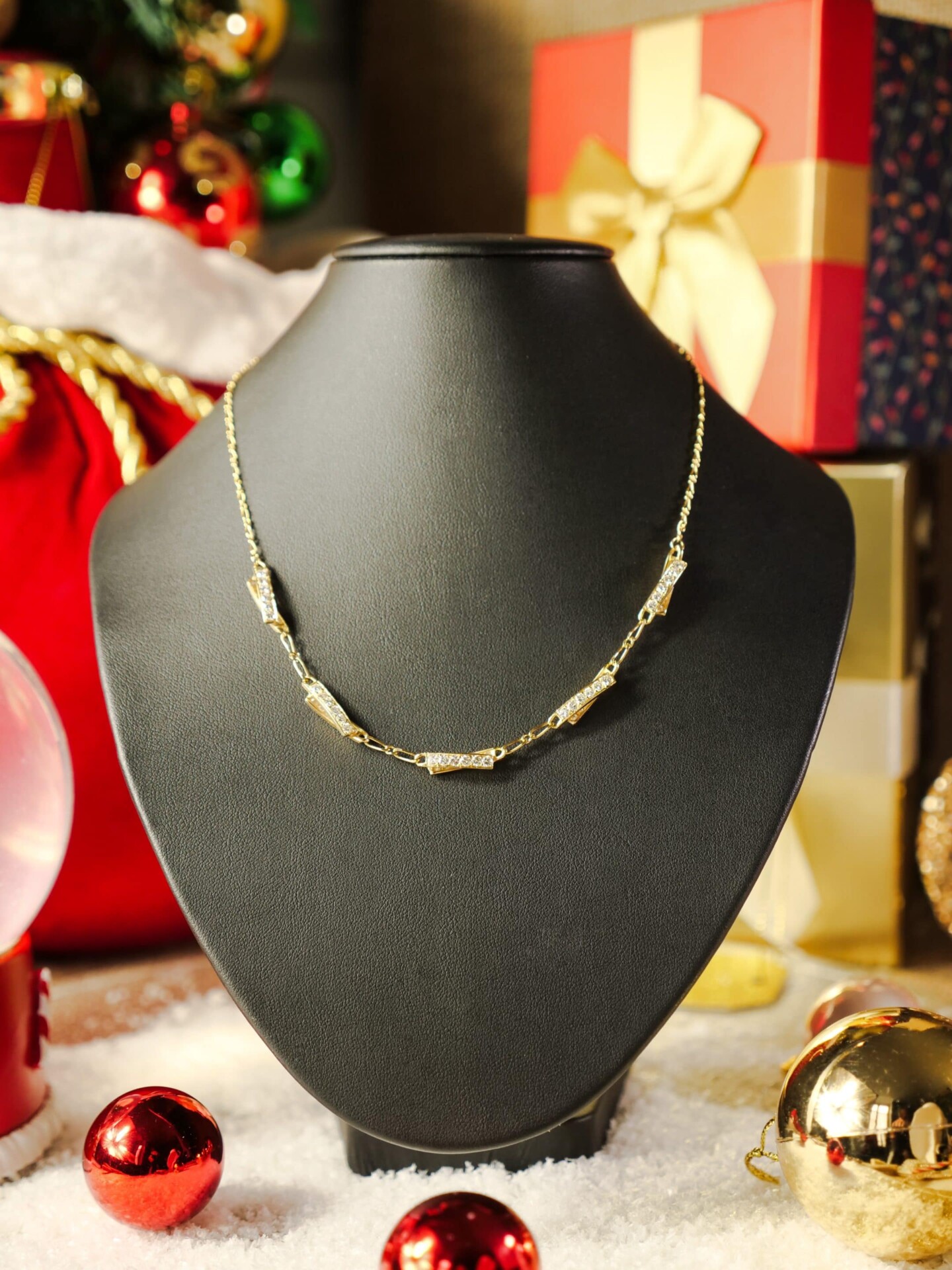 COLLIER SERTI DE DIAMANTS