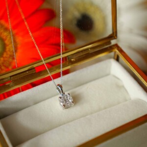 PENDENTIF DIAMANT TAILLE PRINCESSE